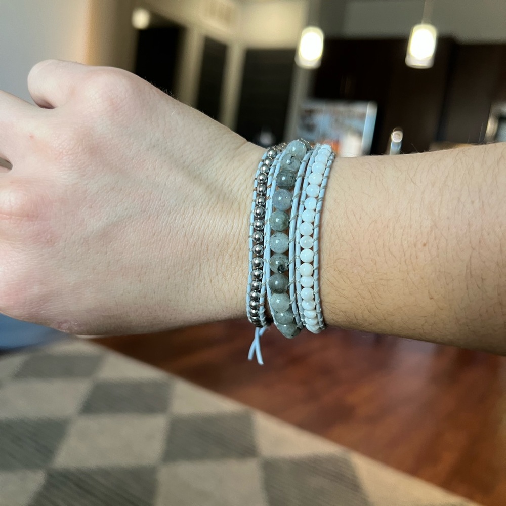 Victoria Emmerson Wrap Bracelet- grey/silver/white